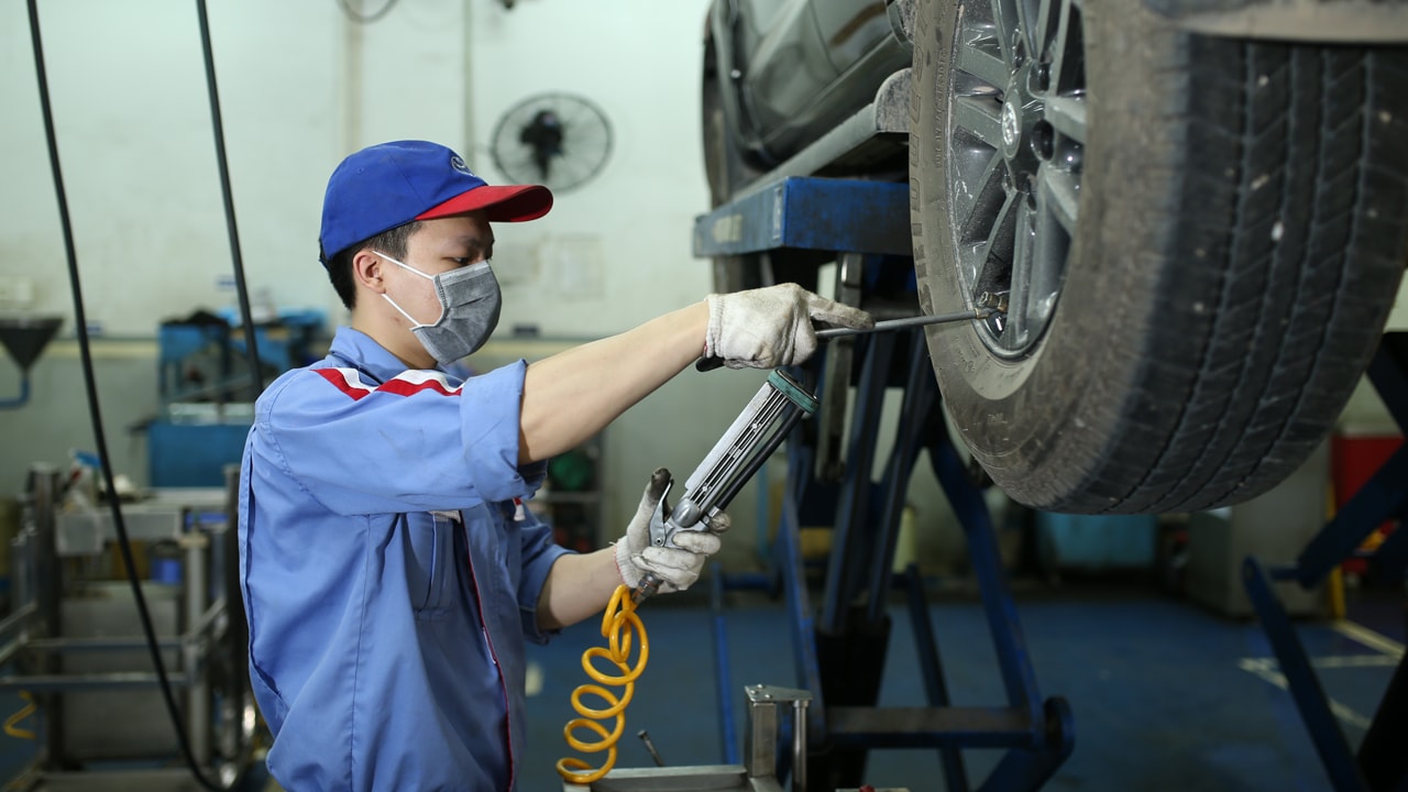 Cách kiểm tra xe ô tô trước khi đi xa 