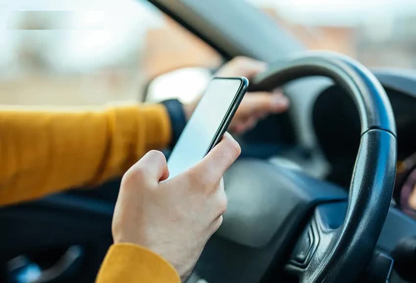 Những yếu tố gây mất tập trung khi lái xe và cách khắc phục