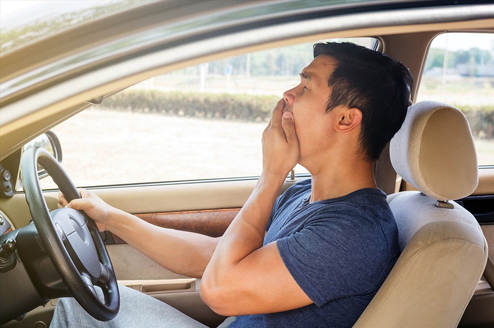 Những yếu tố gây mất tập trung khi lái xe và cách khắc phục