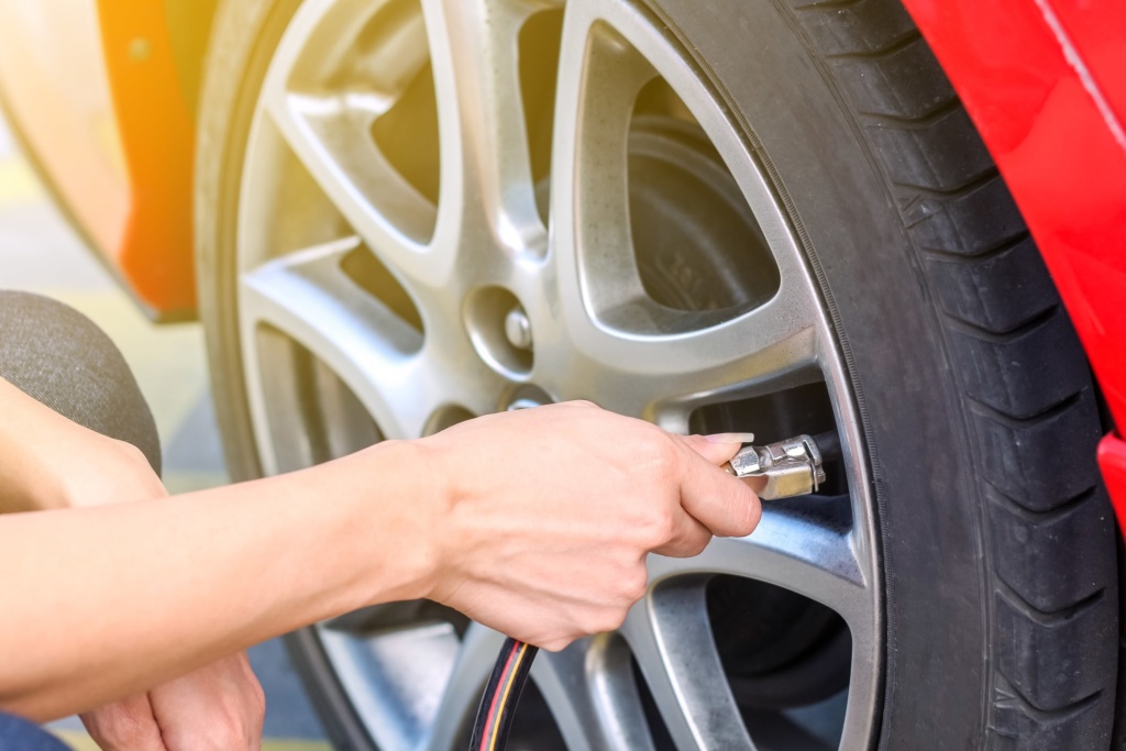 Cách kiểm tra xe ô tô trước khi đi xa