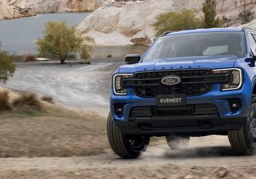 Ford Everest thế hệ mới mạnh mẽ và tiện nghi được chế tạo cho những chuyến phiêu lưu
