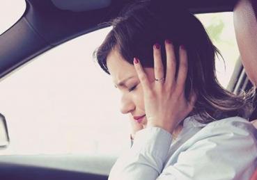 Ô tô bị rung và ồn: Nguyên nhân phổ biến, khắc phục triệt để