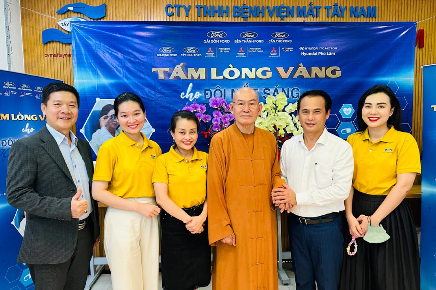 TẤM LÒNG VÀNG CHO ĐÔI MẮT SÁNG